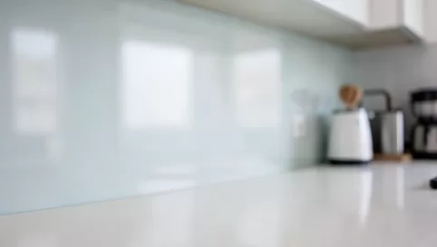 szkło zamiast płytek